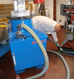 Aspiración de aceite y virutas en la metalurgia: la guía completa 1 La gama Oilvac de aspiradores industriales de virutas permite aspirar eficazmente el aceite y las virutas en el taller